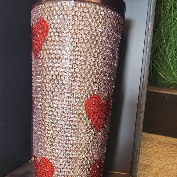 Hydrapeak Rhinestone Heart Stainless Steel Tumbler - Limited Edition - Picture 3 of 5